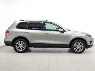 фото Volkswagen Touareg II 2015