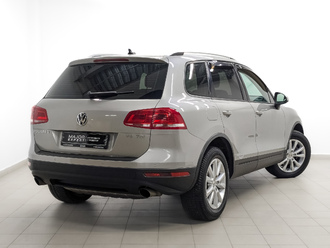 фото Volkswagen Touareg II 2015