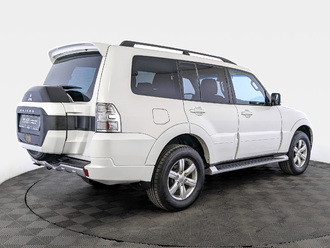 фото Mitsubishi Pajero IV 2015