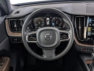 фото Volvo XC60 2021 с пробегом