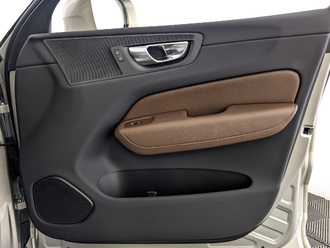 фото Volvo XC60 2021 с пробегом