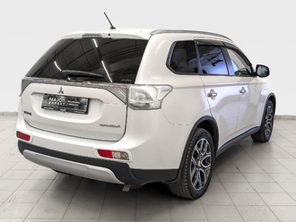 фото Mitsubishi Outlander III 2014