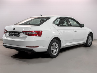 фото Skoda Superb III 2017