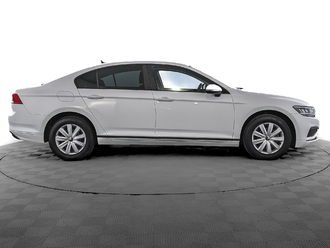 фото Volkswagen Passat B8 2021