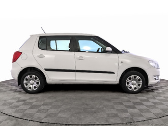 фото Skoda Fabia II 2012