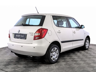 фото Skoda Fabia II 2012