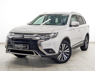 фото Mitsubishi Outlander III 2021
