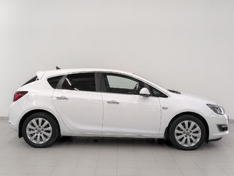фото Opel Astra J 2013