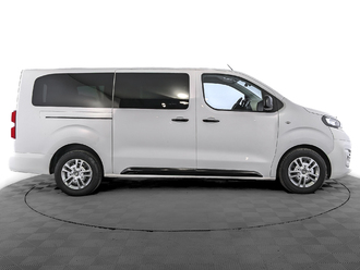фото Peugeot Traveller 2021