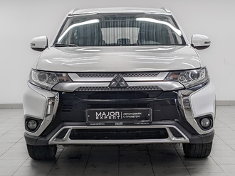 фото Mitsubishi Outlander III 2018