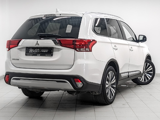 фото Mitsubishi Outlander III 2018
