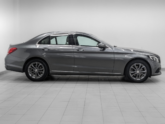 фото Mercedes-Benz C (W/S205) 2017