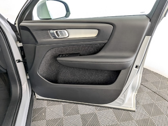фото Volvo XC40 2021 с пробегом