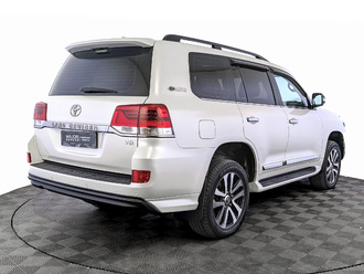 фото Toyota Land Cruiser 200 2017