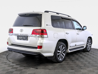 фото Toyota Land Cruiser 200 2017