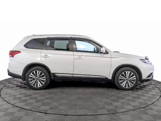 фото Mitsubishi Outlander III 2020