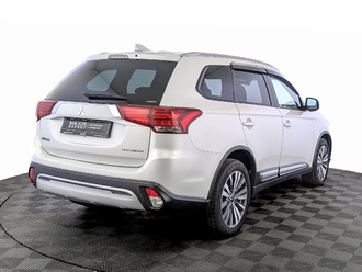 фото Mitsubishi Outlander III 2020