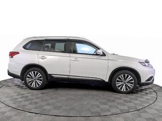 фото Mitsubishi Outlander III 2020