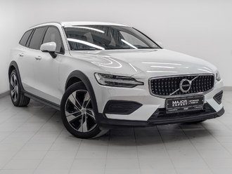 фото Volvo V60 CC II 2020