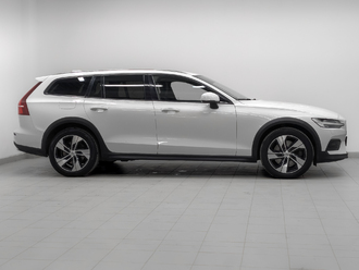фото Volvo V60 CC II 2020
