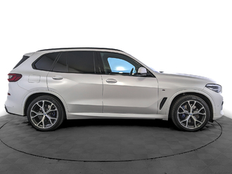фото BMW X5 (G05/F95) 2023