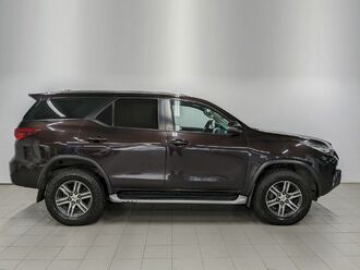 фото Toyota Fortuner II 2019