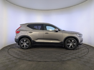 фото Volvo XC40 I 2021