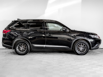 фото Mitsubishi Outlander III 2018