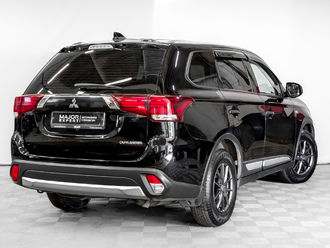 фото Mitsubishi Outlander III 2018