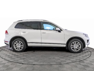 фото Volkswagen Touareg II 2016