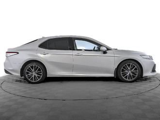 фото Toyota Camry VIII 2021
