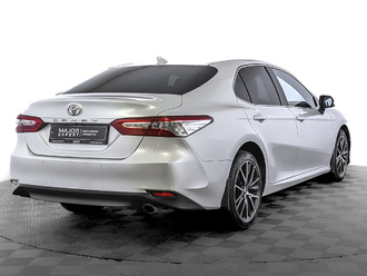 фото Toyota Camry VIII 2021