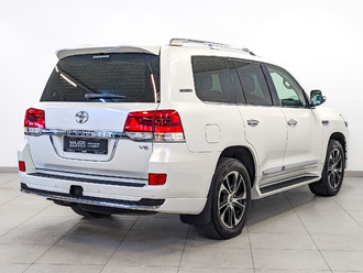 фото Toyota Land Cruiser 200 2021