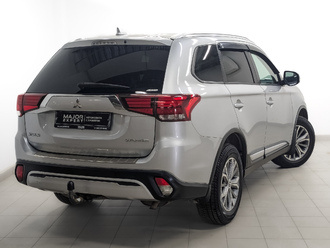 фото Mitsubishi Outlander III 2019