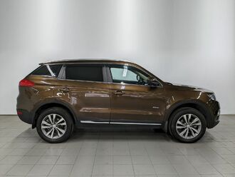 фото Geely Atlas 2020