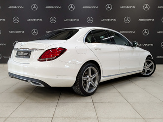 фото Mercedes-Benz C (W/S205) 2019