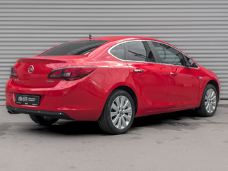 фото Opel Astra J 2012