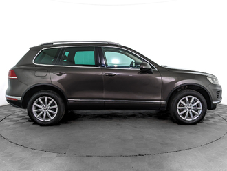 фото Volkswagen Touareg II 2015