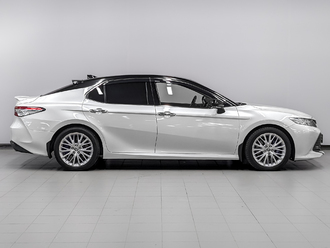 фото Toyota Camry VIII 2020
