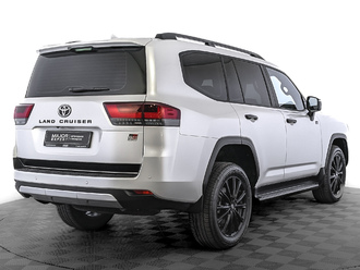 фото Toyota Land Cruiser 300 2021
