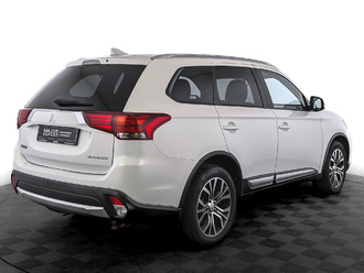 фото Mitsubishi Outlander III 2018