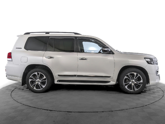 фото Toyota Land Cruiser 200 2021