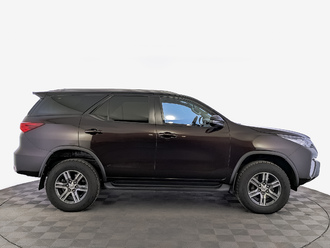 фото Toyota Fortuner II 2020
