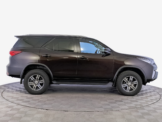 фото Toyota Fortuner II 2020