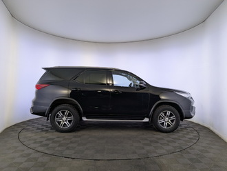 фото Toyota Fortuner II 2018