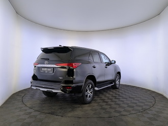 фото Toyota Fortuner II 2018