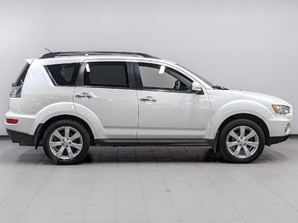 фото Mitsubishi Outlander II 2011