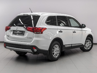 фото Mitsubishi Outlander III 2015
