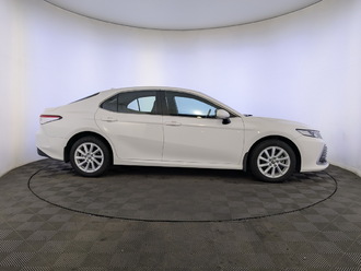 фото Toyota Camry VIII 2021