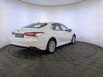 фото Toyota Camry VIII 2021